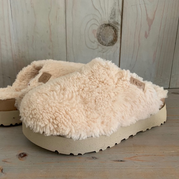 UGG FUZZ SUGAR CLOG SLIPPERS natural   womens us 11 NEW - Picture 1 of 12